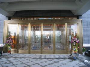 声誉好的酒店铜门供应商当属杭州雄锐铜装饰工程 温州酒店铜门图片|声誉好的酒店铜门供应商当属杭州雄锐铜装饰工程 温州酒店铜门产品图片由杭州雄锐铜装饰工程公司生产提供-