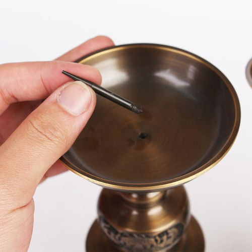 佛教用品纯铜供台灯座鉴赏 古朴典雅，点亮信仰之光